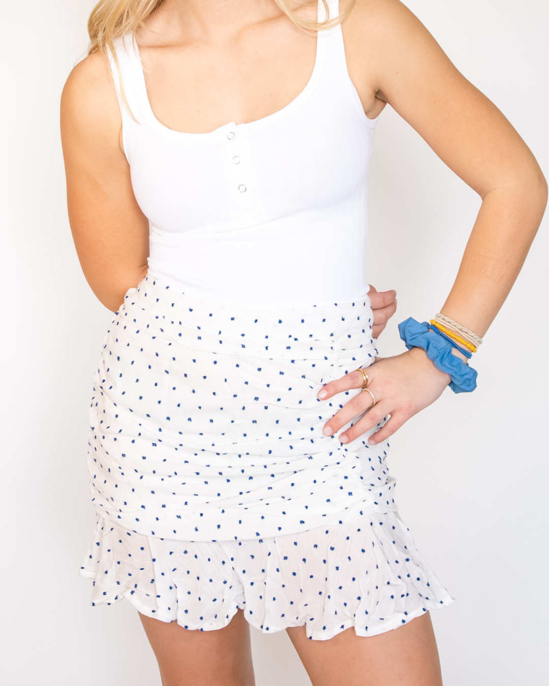 Soulvation White Button Down Tank and sweetheart skirt outfit idea