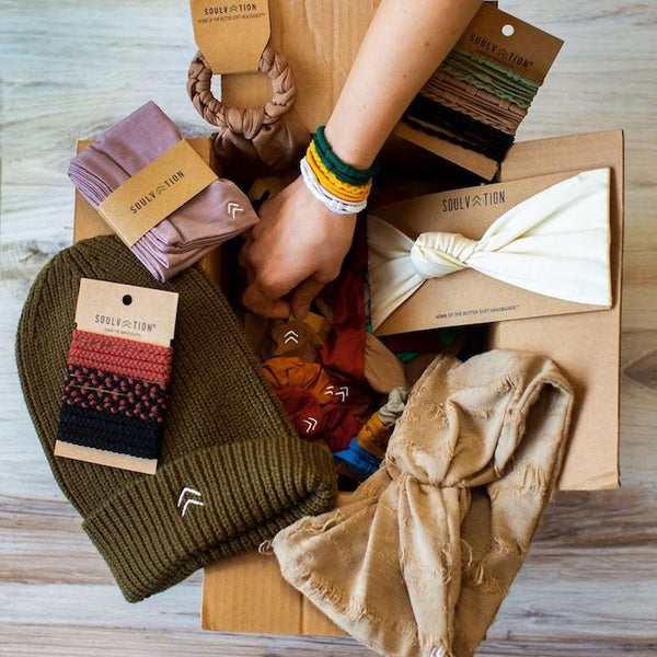 MYSTERY BOX OF HAIR ACCESSORIES MOST ARE NWT Mystery Product - Hair Accessories half price – NAT + NOOR main image 4